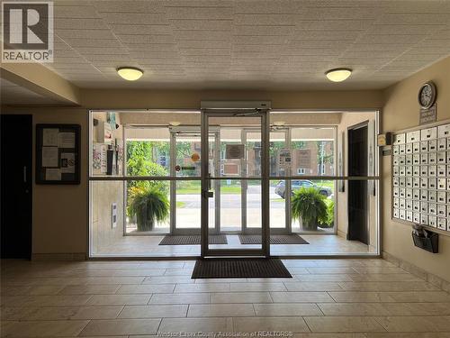 6563 THORNBERRY , Windsor, Ontario N8T 3A6 2