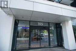 1104 - 105 ONEIDA CRESCENT Richmond Hill, ON L4B 0B1