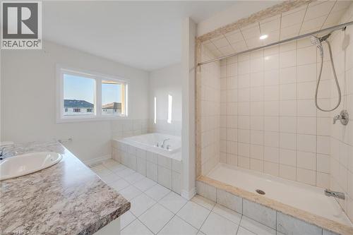 52 Explorer Way, Thorold, ON 