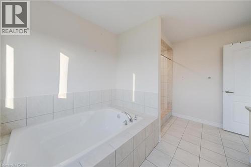 52 Explorer Way, Thorold, ON 