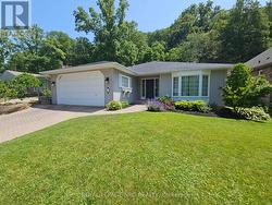 192 WOODSIDE DRIVE  St. Catharines (Glendale/Glenridge), ON L2T 1X6