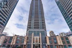 2504 - 5 VALHALLA INN ROAD Toronto, ON M9B 1S9