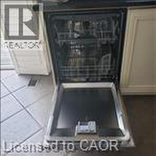 Image quality insufficient for description - 249 Bussel Crescent, Milton, ON 