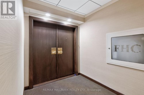 PH1 - 1166 BAY STREET , Toronto, Ontario M5S 2X8 2