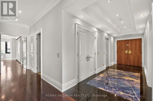 PH1 - 1166 BAY STREET , Toronto, Ontario M5S 2X8 4