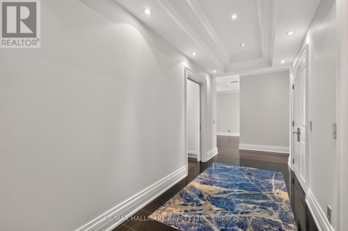 PH1 - 1166 BAY STREET , Toronto, Ontario M5S 2X8 5