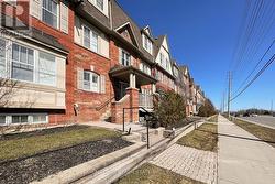 2 - 639 DUNDAS STREET W Mississauga, ON L5B 0B5