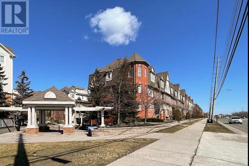 2 - 639 DUNDAS STREET W , Mississauga, Ontario L5B 0B5 2