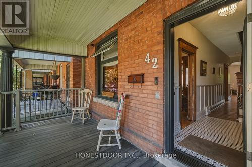 42 Nightingale Street, Hamilton, ON 