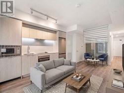 922 - 1 JARVIS STREET E  Hamilton, ON L8R 3J2