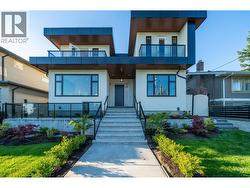 214 W 24TH STREET  North Vancouver, BC V7M 2C4