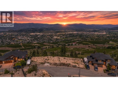 1726 Carnegie Street, Kelowna, BC 