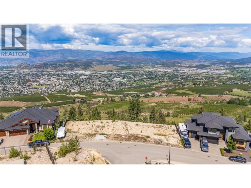 1726 Carnegie Street, Kelowna, BC 