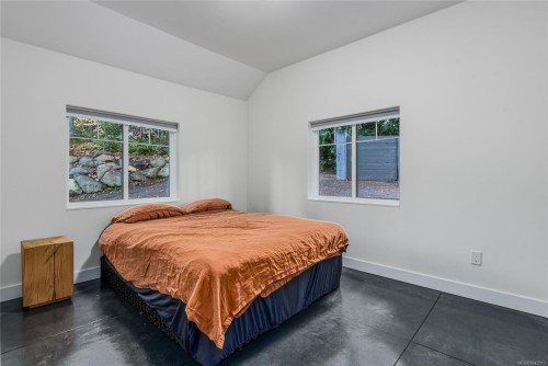 111 Horbury Rd, Cumberland, BC 