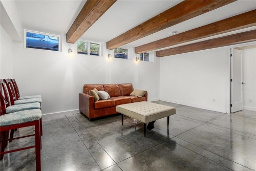 111 Horbury Rd, Cumberland, BC 