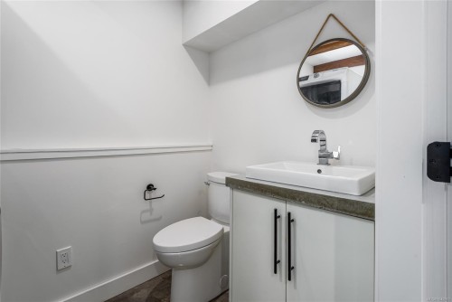 111 Horbury Rd, Cumberland, BC 