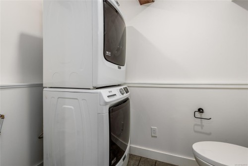 111 Horbury Rd, Cumberland, BC 