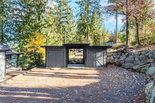 111 Horbury Rd, Cumberland, BC 