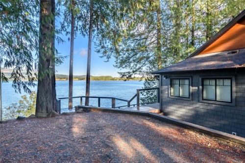111 Horbury Rd, Cumberland, BC 