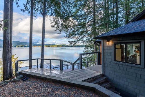 111 Horbury Rd, Cumberland, BC 