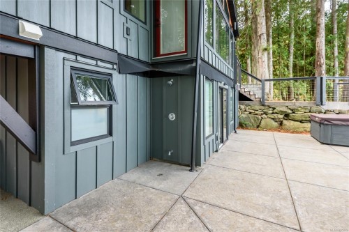 111 Horbury Rd, Cumberland, BC 