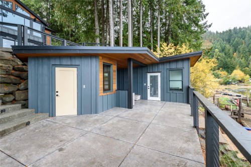 111 Horbury Rd, Cumberland, BC 