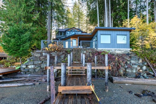 111 Horbury Rd, Cumberland, BC 