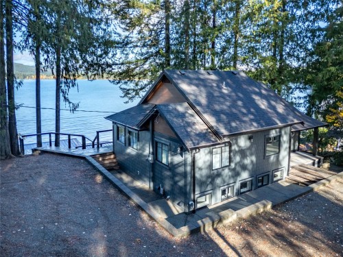 111 Horbury Rd, Cumberland, BC 
