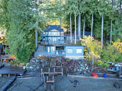 111 Horbury Rd, Cumberland, BC 