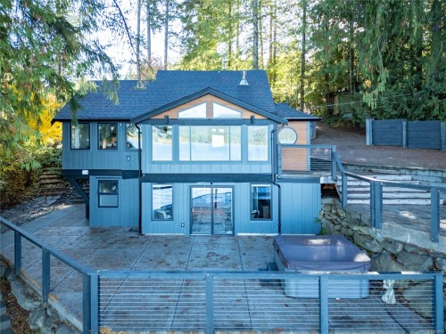 111 Horbury Rd, Cumberland, BC 