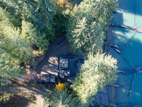 111 Horbury Rd, Cumberland, BC 