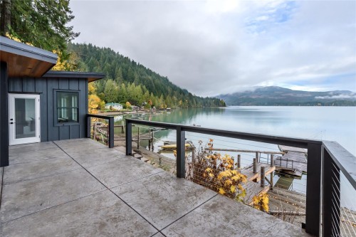 111 Horbury Rd, Cumberland, BC 