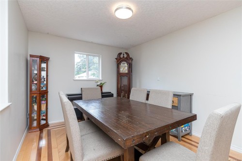 2333 Selwyn Rd, Langford, BC 