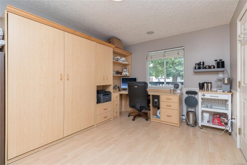 2333 Selwyn Rd, Langford, BC 