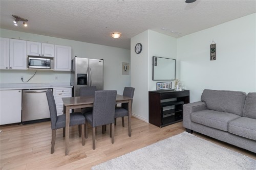 2333 Selwyn Rd, Langford, BC 