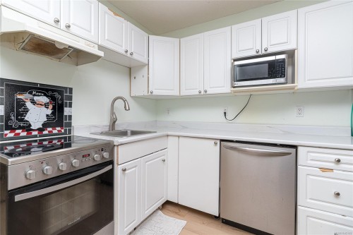 2333 Selwyn Rd, Langford, BC 