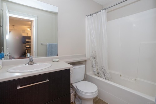 #207-2117 Meredith Rd, Nanaimo, BC 