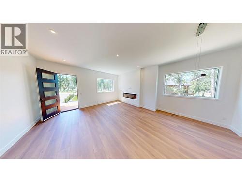 2636 Taynton Trail, Invermere, BC - Indoor With Fireplace