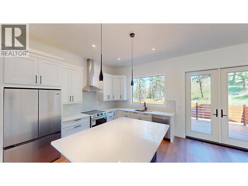 2636 Taynton Trail, Invermere, BC - Indoor Photo Showing Kitchen