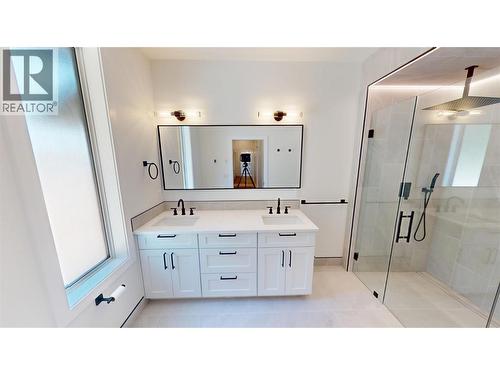 Main Floor Half Bath - 2636 Taynton Trail, Invermere, BC - Indoor Photo Showing Bathroom