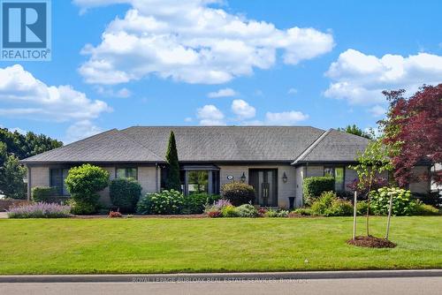 90 OAKLANDS PARK COURT  Burlington, ON L7T 4G9