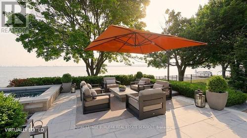 90 Oaklands Park Court, Burlington, ON 