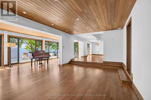 90 Oaklands Park Court, Burlington, ON 