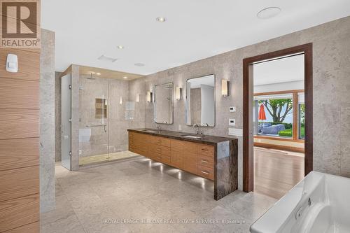 90 Oaklands Park Court, Burlington, ON 