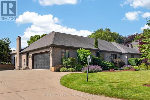 90 Oaklands Park Court, Burlington, ON 