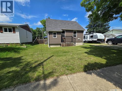 107 9Th Avenue S, Weyburn, SK 