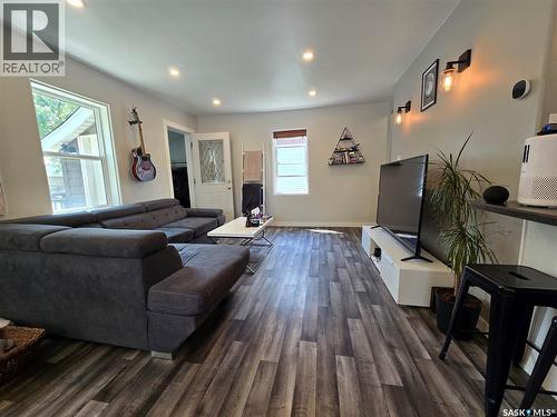 107 9Th Avenue S, Weyburn, SK 