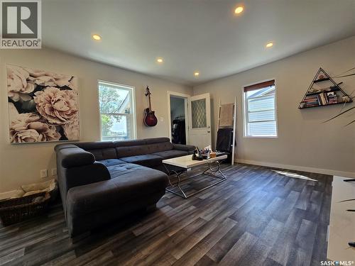 107 9Th Avenue S, Weyburn, SK 