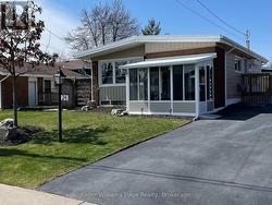 LOWER - 24 BAROCHE STREET Hamilton (Lawfield), ON L8V 4C7