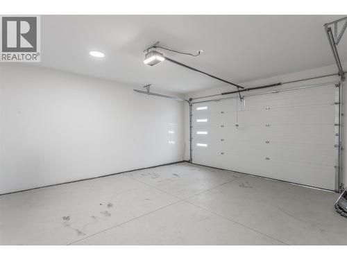 Garage - 1152 Hume Avenue, Kelowna, BC 